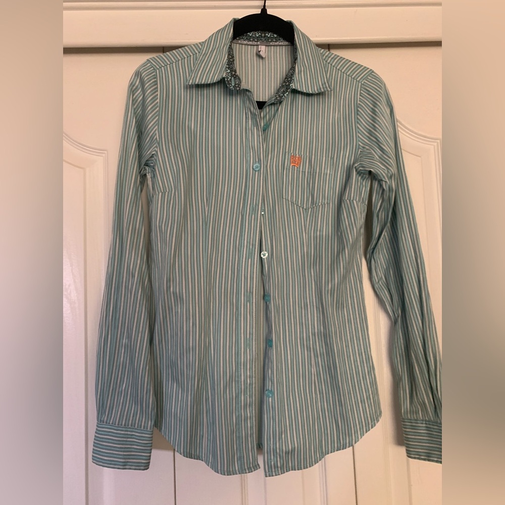 Women’s Cinch Button Down